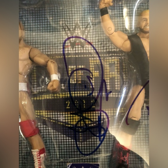 Autographed 2012 HALL OF FAME ELITE FOUR HORSEMAN 4 FIGURE PACK (DAMAGED!!) - Picture 4 of 7